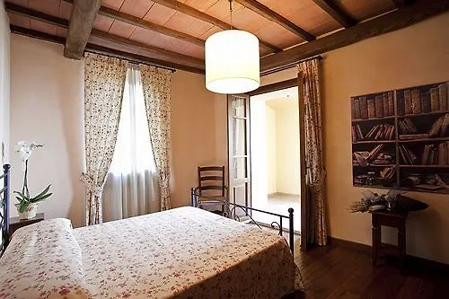 Residenza Palazzo Saloni Aparthotel Montalcino